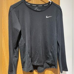 Black nike running top.